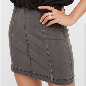 Modern femme mini skirt